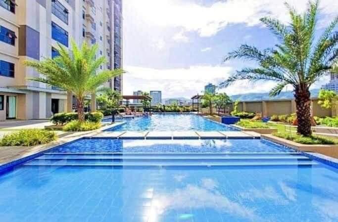 Horizon 101 A1 Shortwalk Robinson Mall Mango Square Bars Free Pool Cebu Exterior foto